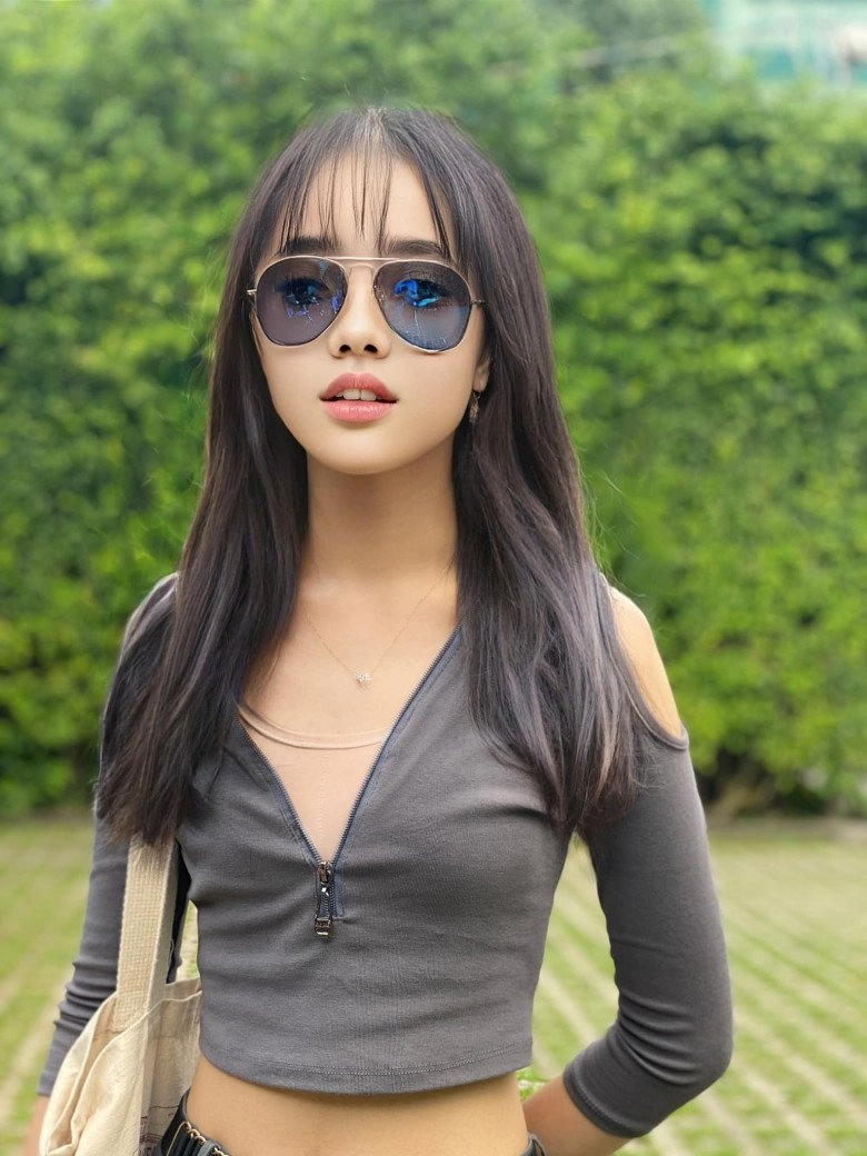 Nữ sinh trung học xinh nổi bật trên tàu điện là con gái bằng kiều 13 tuổi có nhà 20 tỷ - 8