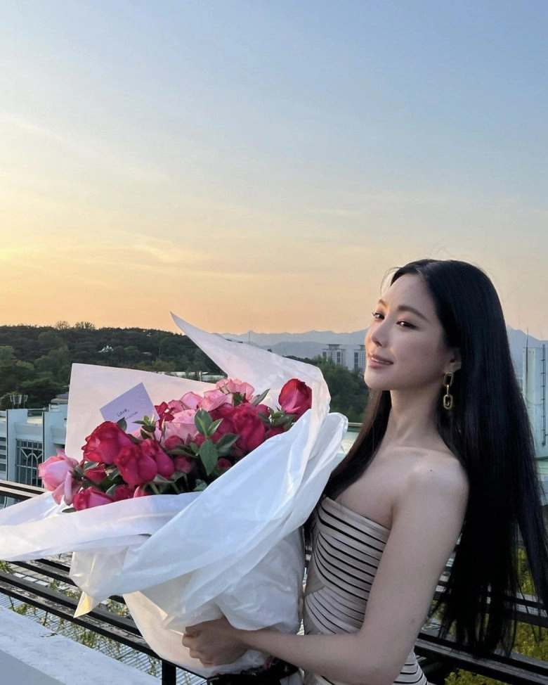 Nữ thần hàn quốc 1 thời bị nói mặt mất tự nhiên vì lạm dụng thẩm mỹ dáng vẫn bốc lửa miễn chê - 2