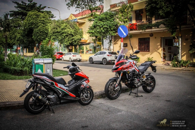 Nvx khoe dáng cùng pkl của nhà ducati - 1