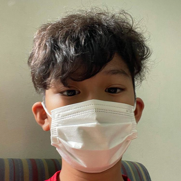 Ở với bố đại gia sài gòn con trai lệ quyên bị nghi chưa đủ tuổi đã được tiêm vaccinecovid-19 - 1