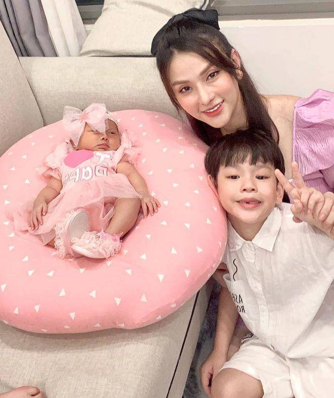 Ôm con riêng về sống chung với chồng kém 10 tuổi thu thủy mây trắng giờ hạnh phúc viên mãn - 6