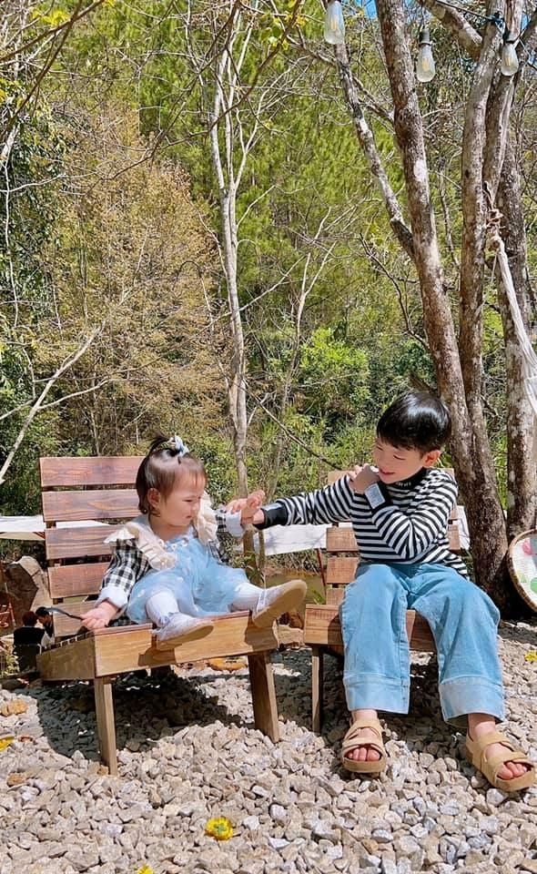 Ôm con riêng về sống chung với chồng kém 10 tuổi thu thủy mây trắng giờ hạnh phúc viên mãn - 12