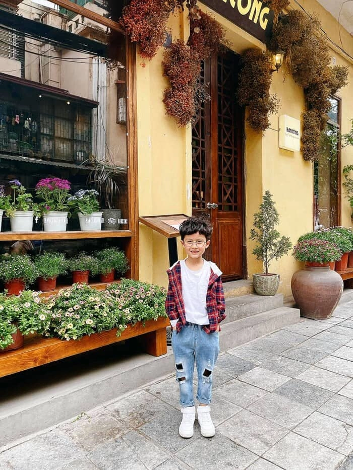 Ôm con về ngoại làm mẹ đơn thân giữa tết huyền lizzie giờ giàu sang ngày càng hở bạo - 12