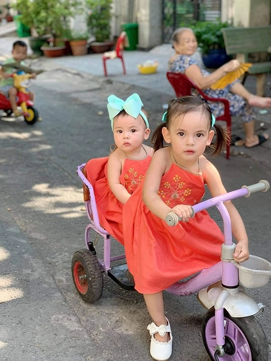Ông hoàng quảng cáo dương hoàng anh lấy vợ kém 15 tuổi làm bố bỉm chăm 2 con gái - 4