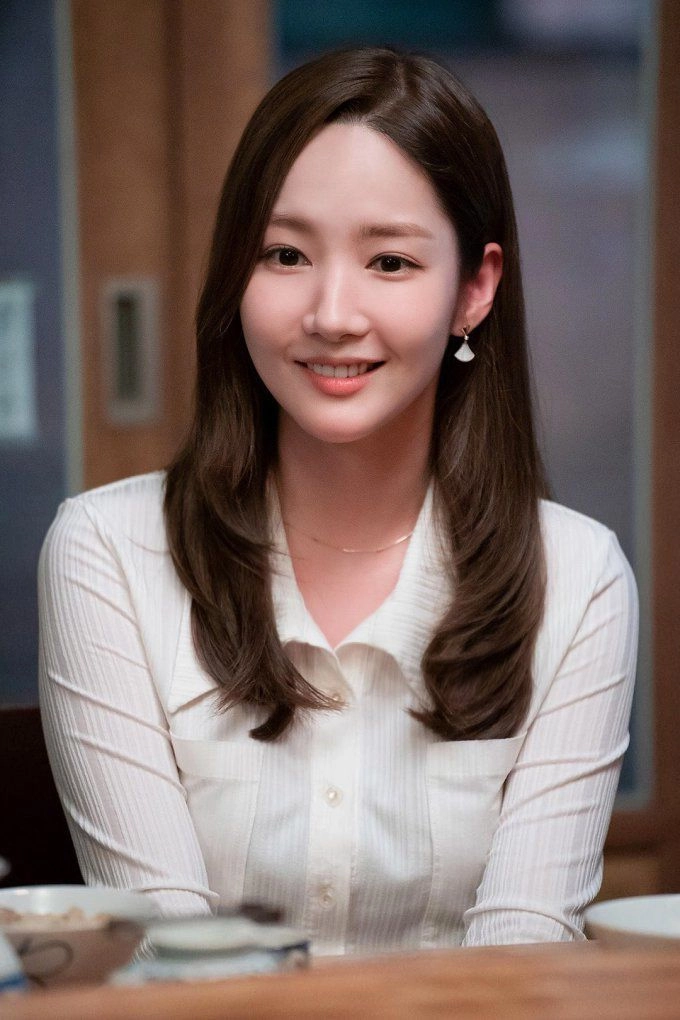Park min young xả vai thư ký kim thanh lịch ngày nào diện đồ ngắn khoe eo con kiến - 9