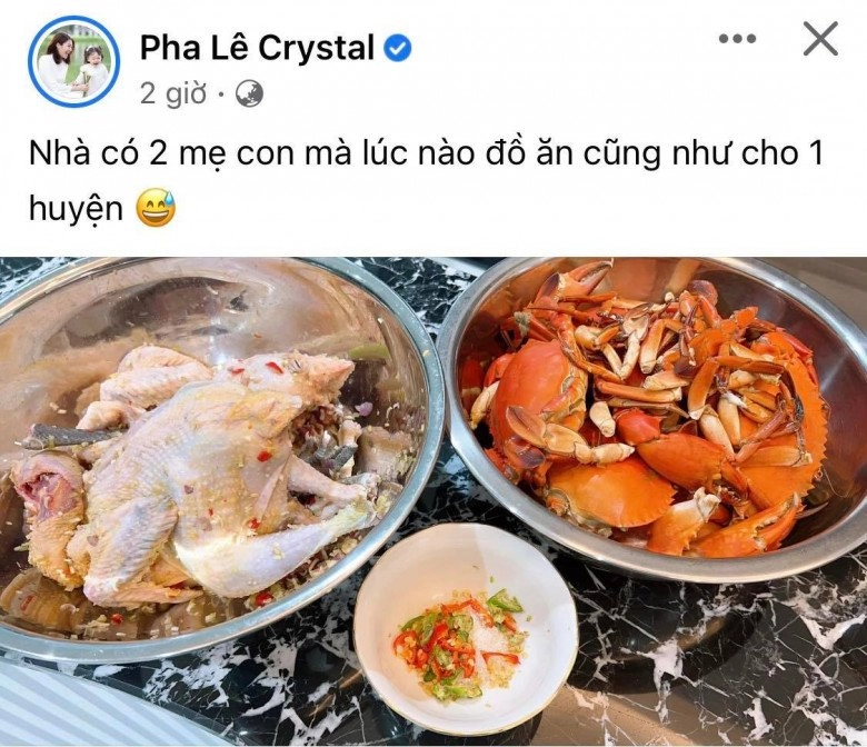 Pha lê nấu ăn cho con gái bằng suất ăn của cả huyện con 22 tháng gần 14kg - 1