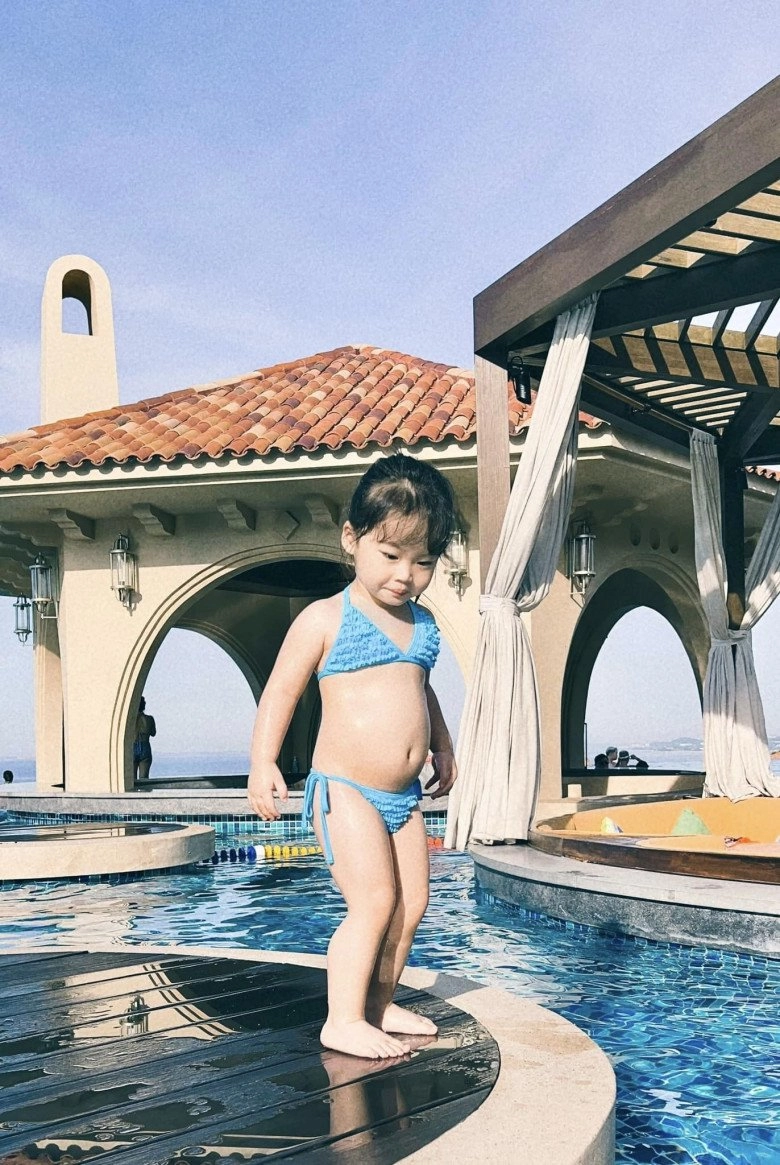 Pha lê nấu ăn cho con gái bằng suất ăn của cả huyện con 22 tháng gần 14kg - 6