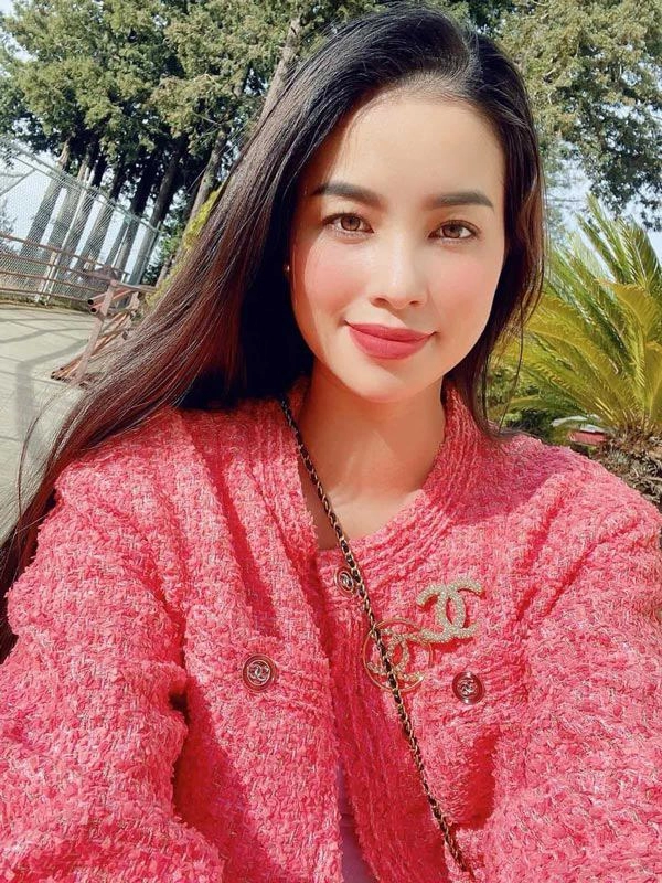 Phạm hương có ảnh chất lượng thấp nhưng nhan sắc chất lượng cao - 16