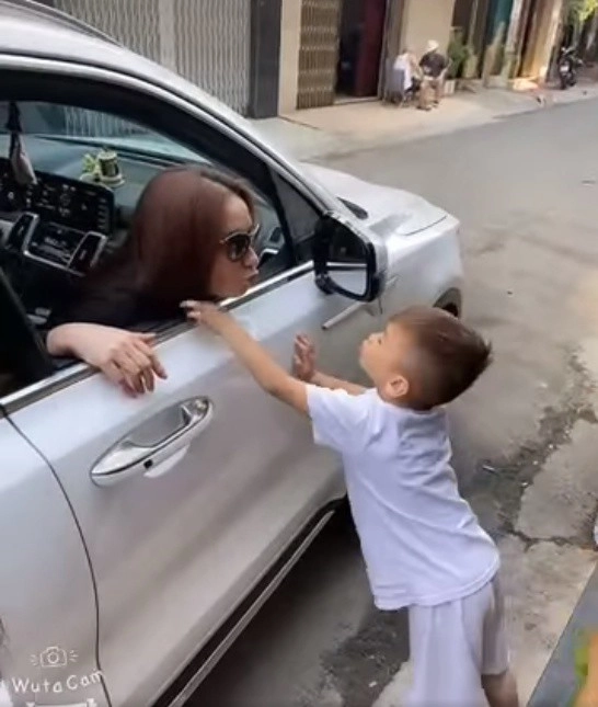 Phi nhung ra đi số phận 23 đứa con thơ được người thân hé lộ đã có người nhận nuôi - 6