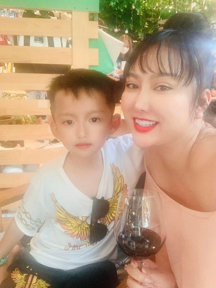 Phi thanh vân làm mẹ đơn thân 40 tuổi nuôi con giàu sang ở nhà đẹp được trai 2k theo đuổi - 8