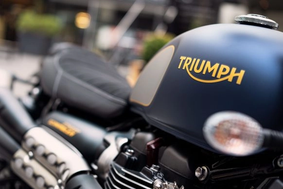 Phiên bản đặc biệt triumph gold line 2022 chính thức trình làng - 16