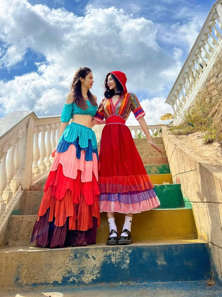 Phong cách thời trang quyến rũ miễn chê của cặp đôi lgbt nữ hot nhất hôm nay - 10