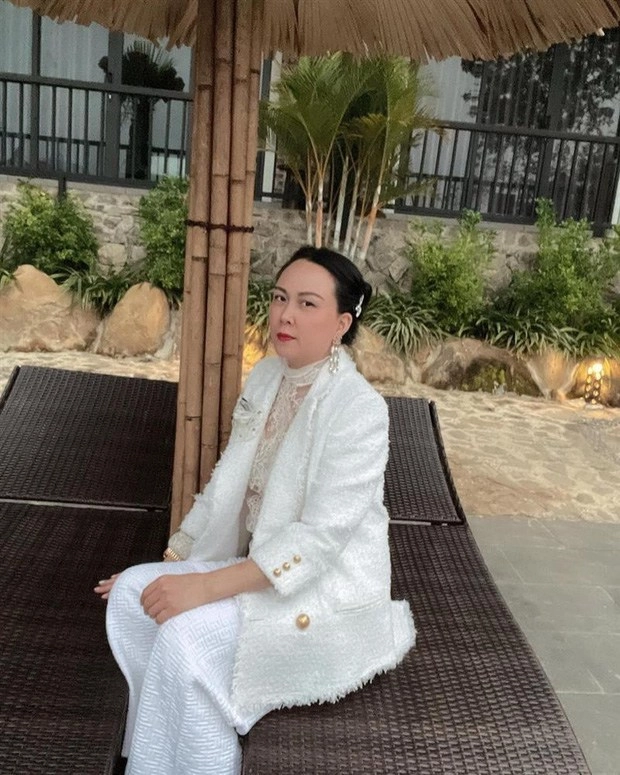 Phong độ mặc đẹp chưa được lâu phượng chanel lại vấp ngã trước chiếc áo xuyên thấu da thịt - 3