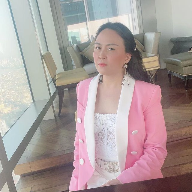 Phong độ mặc đẹp chưa được lâu phượng chanel lại vấp ngã trước chiếc áo xuyên thấu da thịt - 10