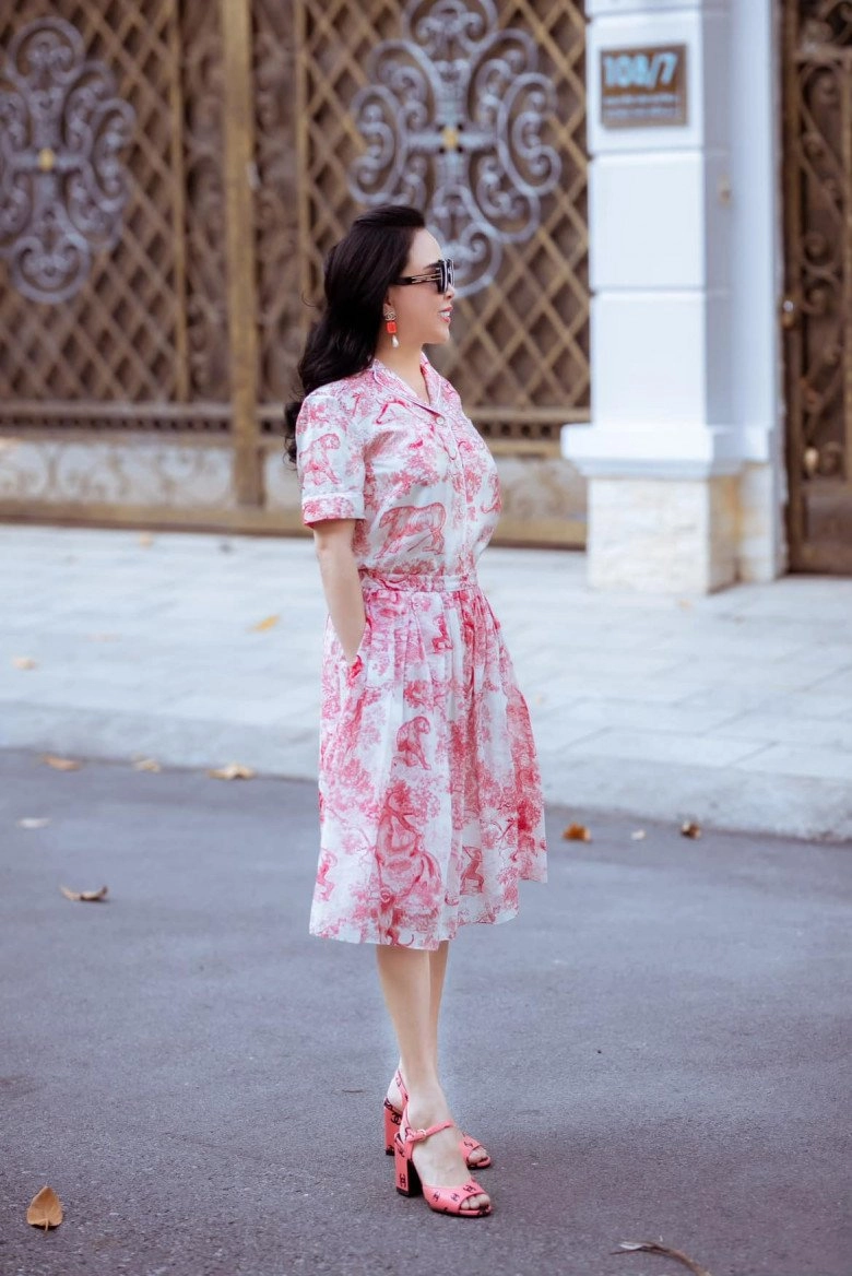 Phượng chanel có một công thức thời trang xào đi xào lại nhưng nhìn vào ai cũng khen lấy khen để - 4