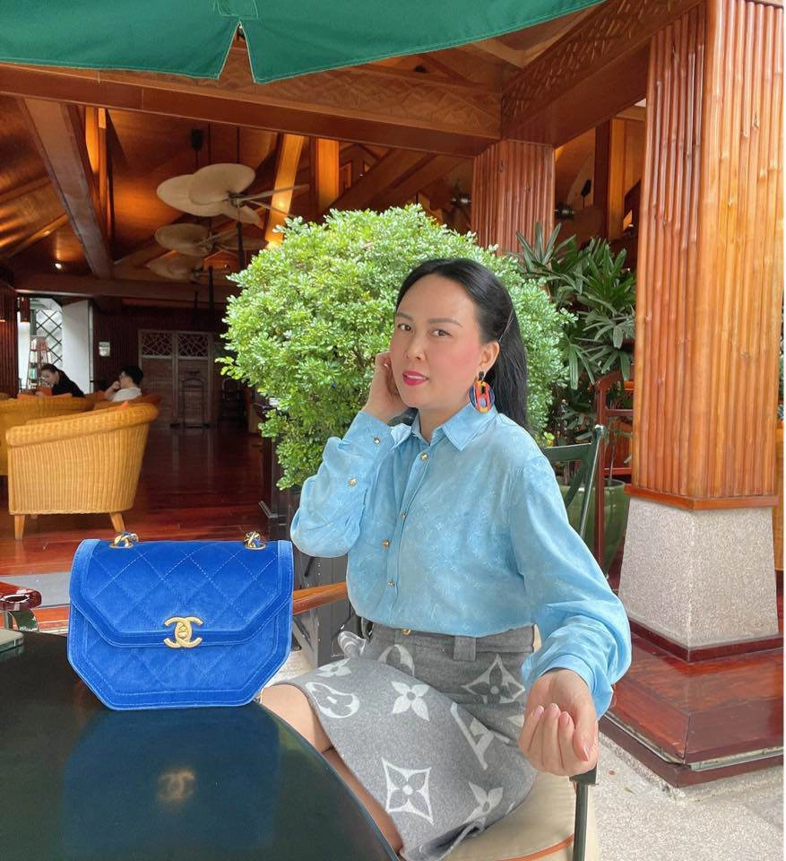 Phượng chanel đánh rơi quý phái vì 1 phút bỏ áo ra váy set đồ trăm triệu như đồ ngủ - 9