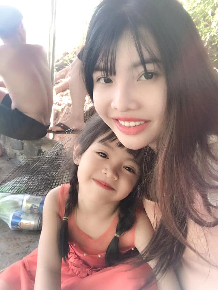 Phượng thị nở vừa vượt cạn sinh thêm con hậu dao kéo mặt diện mạo đứa trẻ thật may mắn - 4