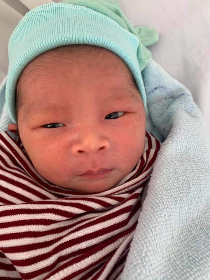 Phượng thị nở vừa vượt cạn sinh thêm con hậu dao kéo mặt diện mạo đứa trẻ thật may mắn - 6