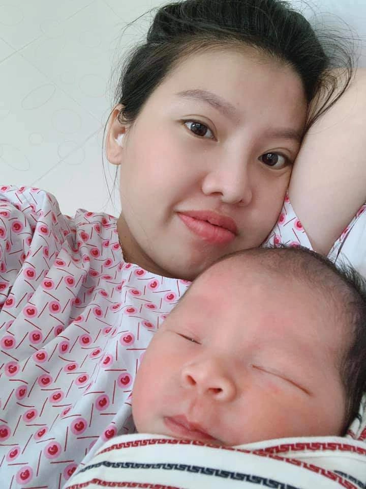 Phượng thị nở vừa vượt cạn sinh thêm con hậu dao kéo mặt diện mạo đứa trẻ thật may mắn - 7