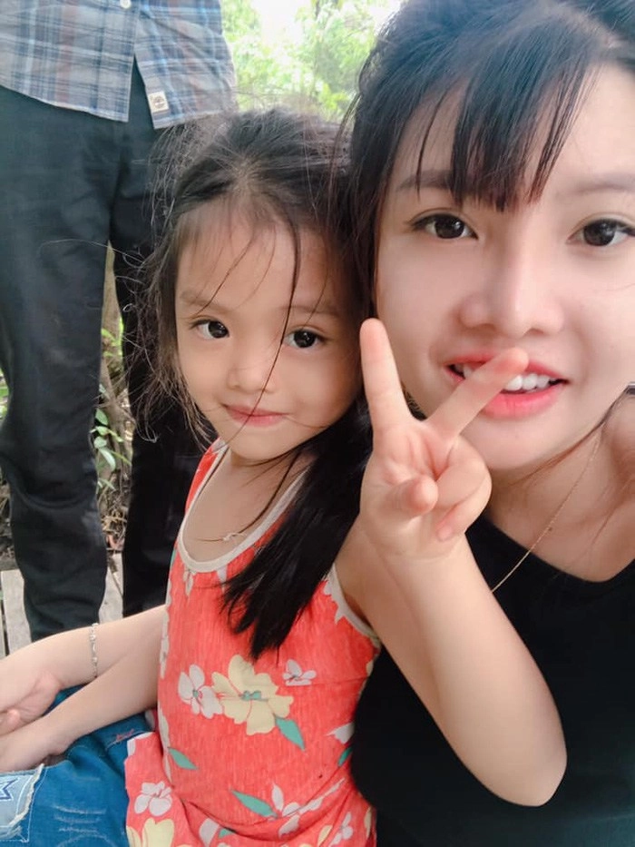 Phượng thị nở vừa vượt cạn sinh thêm con hậu dao kéo mặt diện mạo đứa trẻ thật may mắn - 9