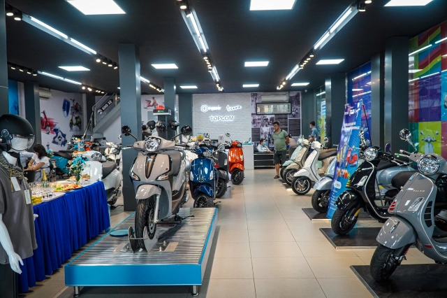 Piaggio topcom nguyễn văn trỗi lột xác với nhận diện thương hiệu mới motoplex - 9