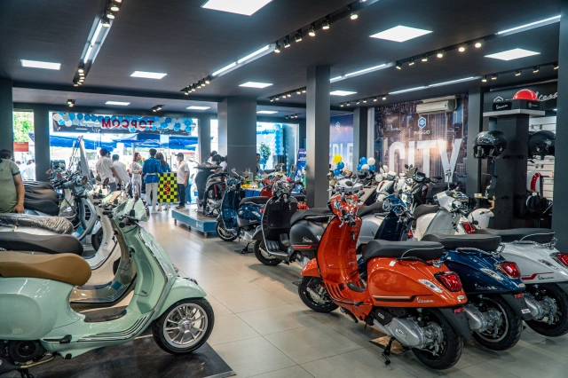 Piaggio topcom nguyễn văn trỗi lột xác với nhận diện thương hiệu mới motoplex - 13