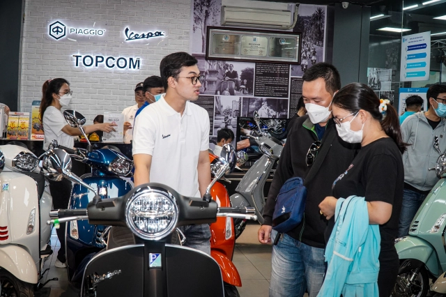 Piaggio topcom nguyễn văn trỗi lột xác với nhận diện thương hiệu mới motoplex - 16