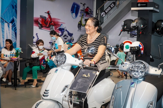 Piaggio topcom nguyễn văn trỗi lột xác với nhận diện thương hiệu mới motoplex - 17