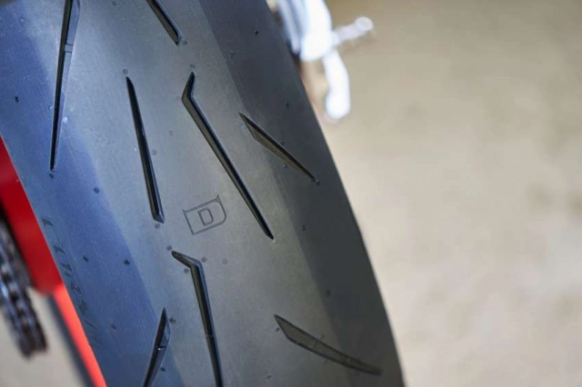 Pirelli ra mắt lốp xe diablo rosso iv corsa nhằm kỷ niệm 150 năm thành lập - 4