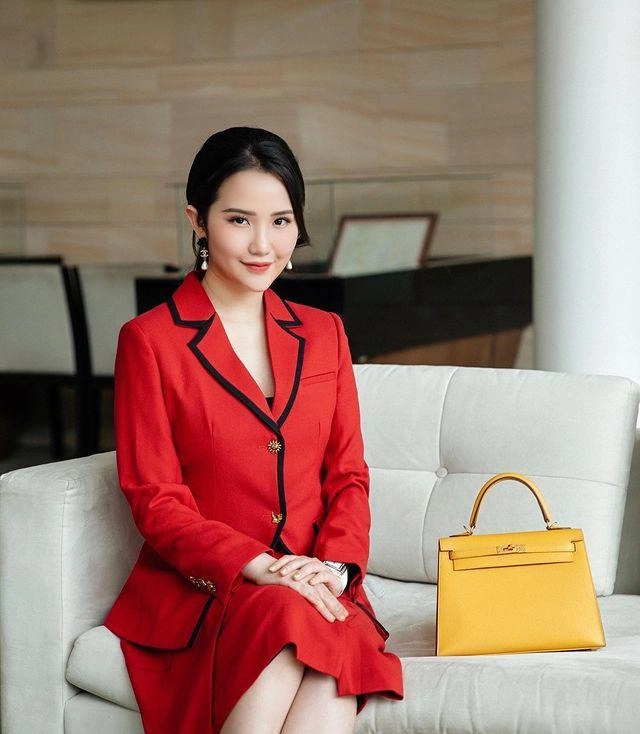 Primmy trương xả vai mẹ bỉm lên đồ đi làm chuẩn phu nhân gia tộc giàu có - 3