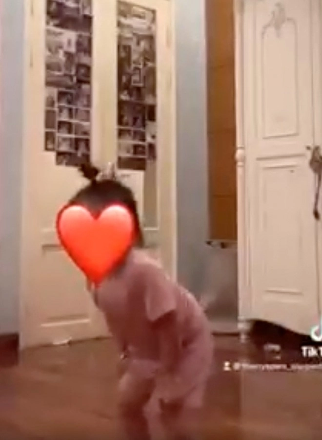 Quách ngọc ngoan khoe con gái nhảy siêu đáng yêu phượng chanel không ngại để lại bình luận - 2