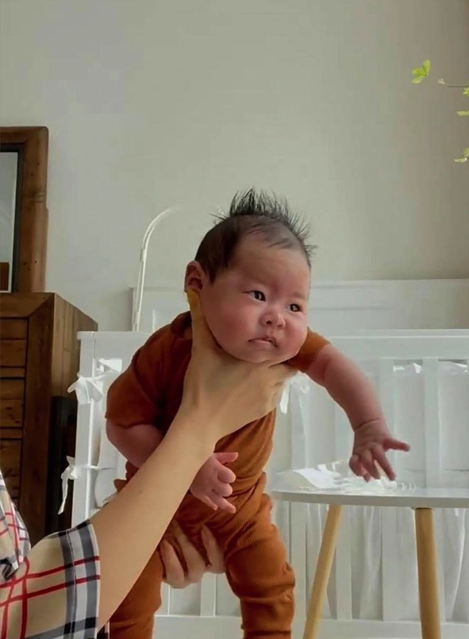 Quế vân đăng clip đỡ cổ con ai thoạt nhìn cũng thấy đáng sợ - 2