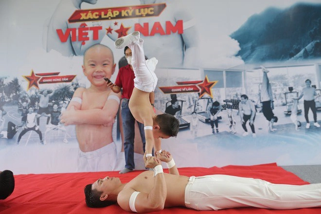 Quốc cơ tự hào con trai và cháu 4 tuổi làm được điều khó trẻ em việt nào làm được - 2