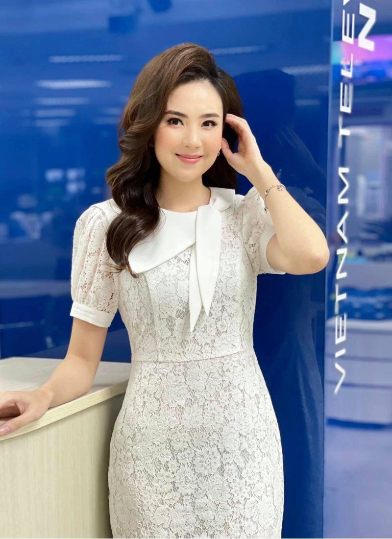 Quy tắc ít ai biết về cách trang điểm làm tóc của các mc vtv trước khi lên sóng - 8