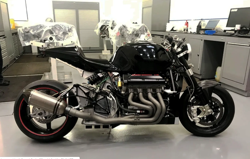 Ra mắt eisenberg trang bị động cơ v8 3000cc công suất 480 mã lực - 3