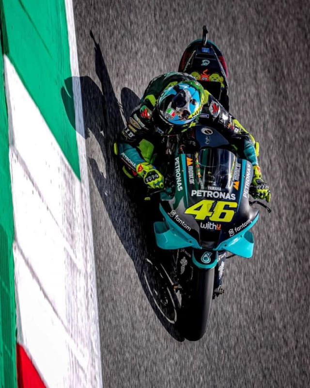 Ra mắt phiên bản mũ bảo hiểm độc quyền dành cho valentino rossi 2021 - 13