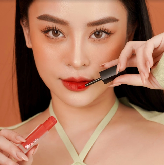Review son kem nhung không silicon mới ra mắt của cỏ mềm lì mượt bám lâu màu thời thượng - 2