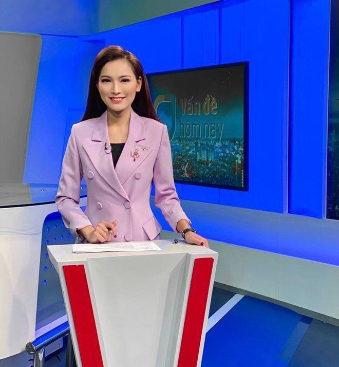 Rời váy áo công sở btv xinh đẹp của vtv mặc gợi cảm khoe vóc dáng cuốn hút - 2