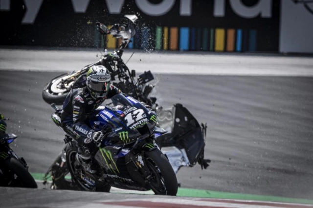 Rossi và vinales ám ảnh cuộc đua tại motogp áo - 9