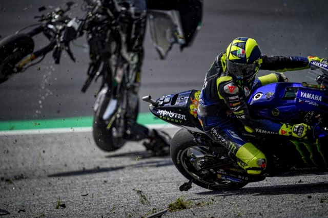 Rossi và vinales ám ảnh cuộc đua tại motogp áo - 10