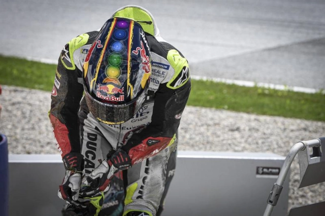 Rossi và vinales ám ảnh cuộc đua tại motogp áo - 17
