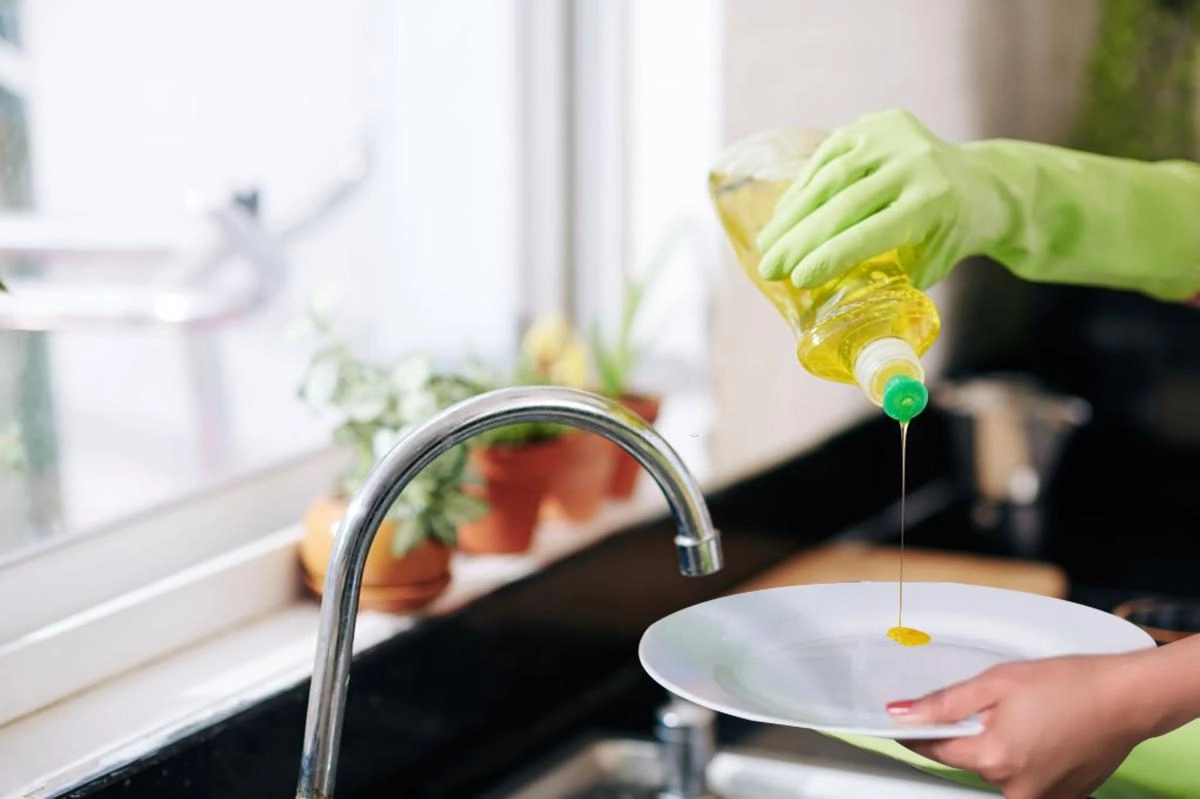 Rửa bát không khó nhưng thói quen số 2 tạo ra ổ vi khuẩn có hại sức khỏe rất nhiều người mắc phải - 1