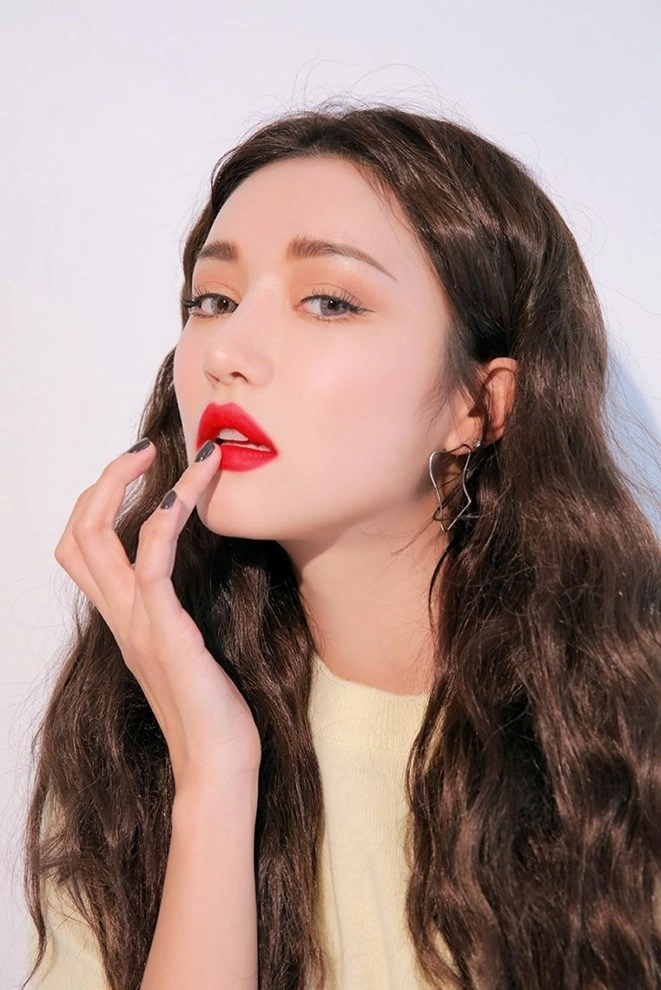 Sài gòn mưa trắng trời chị em điểm phấn tô son đi làm chớ mắc lỗi này kẻo thảm hoạ - 5