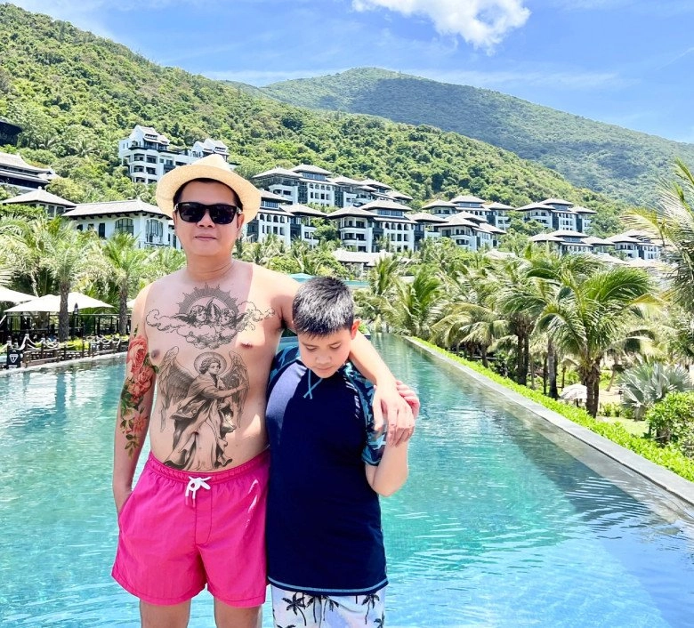 Sau gần 8 năm bố mẹ ly hôn con trai mc quỳnh chi tự hào khi lần đầu được ngồi ăn cả gia đình - 5