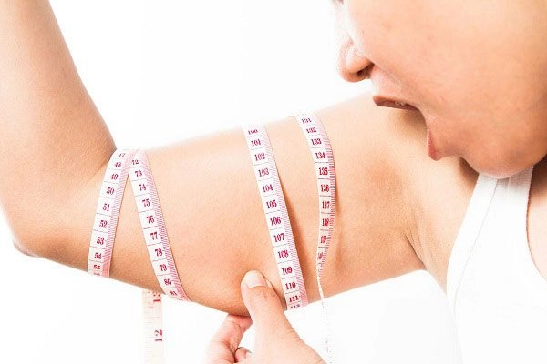 Sau khi thử phương pháp làm nhỏ bắp tay ngọc thanh tâm khuyên chị em không nên - 1