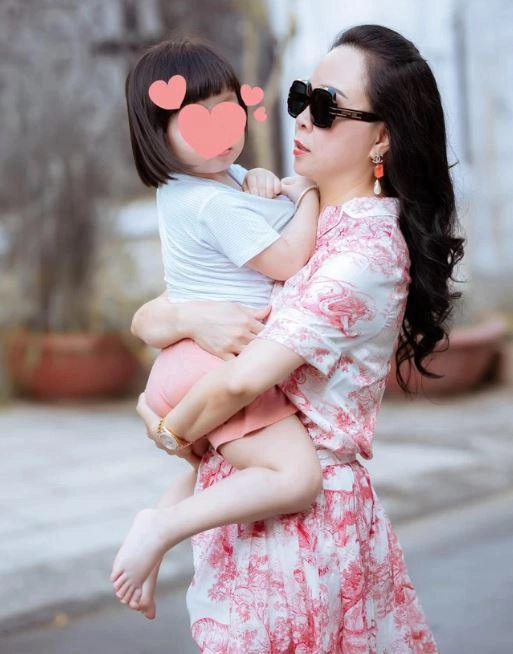 Sau ly hôn quách ngọc ngoan phượng chanel khoe con gái đáng yêu mặt phúc hậu như mẹ - 7