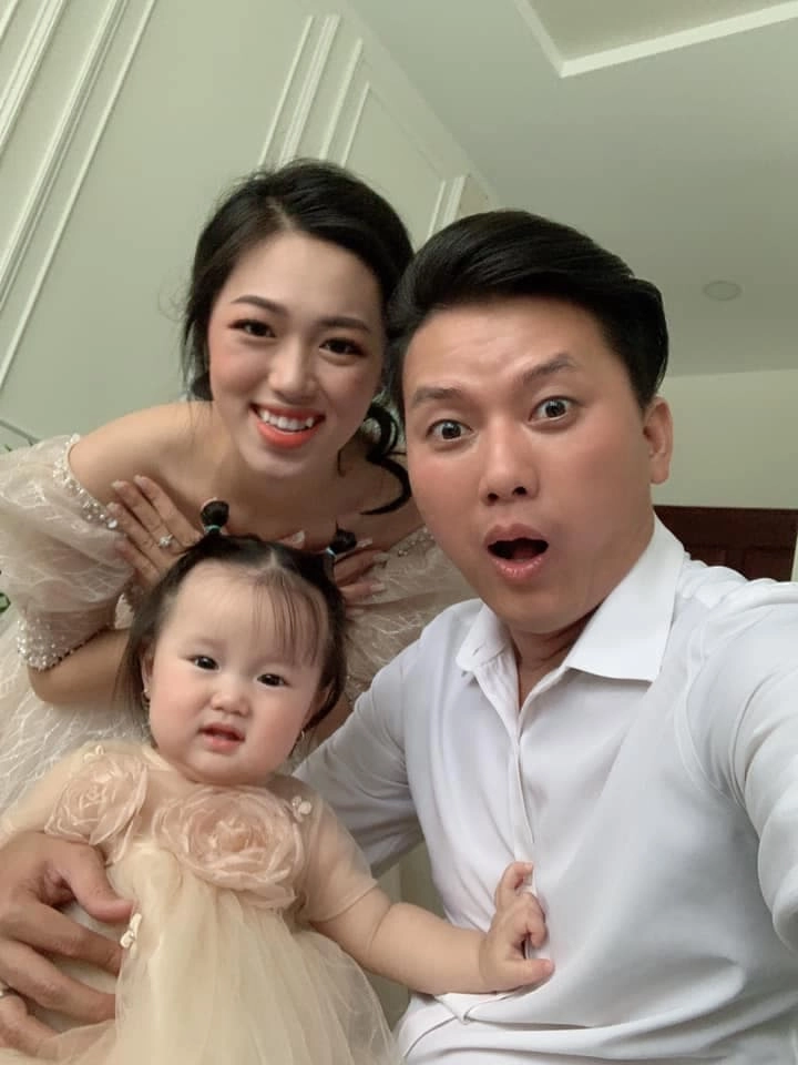 Sau mối tình chú - cháu với nữ sinh cấp 3 quách ngọc tuyên giờ có con gái xinh bụ bẫm giống bố - 11