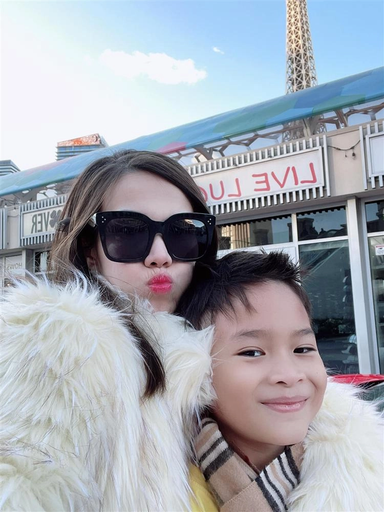 Sau sinh con trai ngô kiến huy em gái thanh thảo đẹp hơn hạnh phúc bên chồng ở mỹ - 13