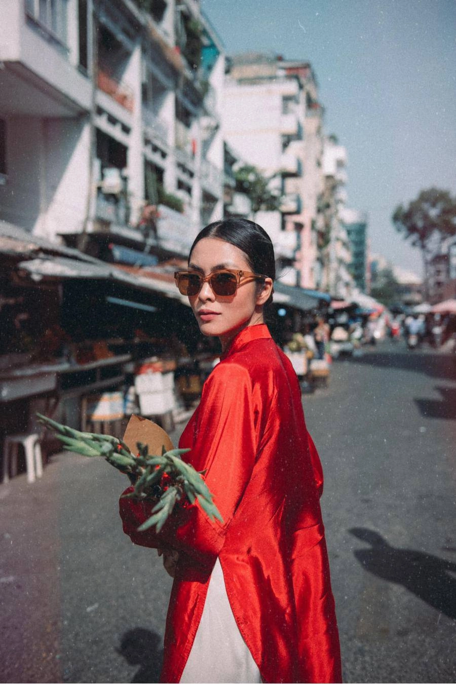 Showbiz nhiều mỹ nhân diện áo dài đẹp nhưng che bụng sau sinh chị em phải học người này - 12