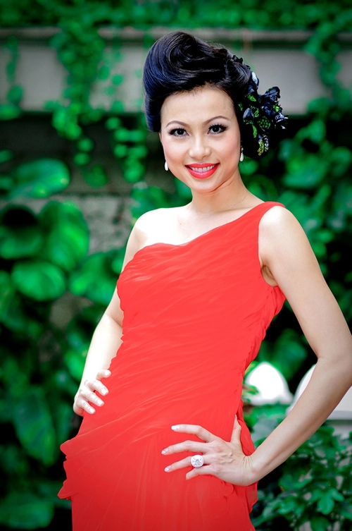 Sinh 2 con cho chồng giáo sư ở italia hoa hậu giàu nhất việt nam vẫn chưa kết hôn - 1
